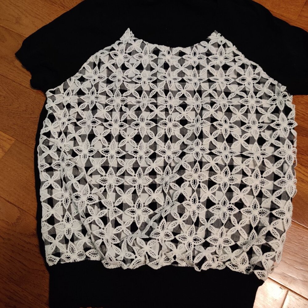 Moth lace front short sleeve sweater, size L